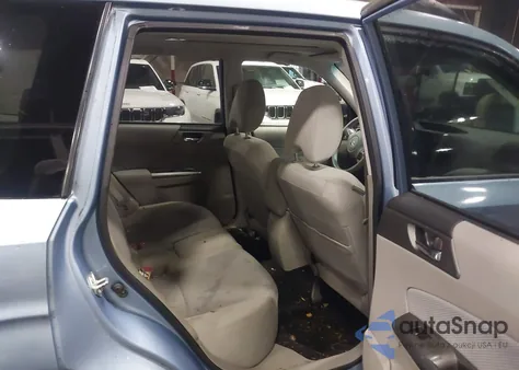 2011 Subaru Forester 2.5X Premium z USA, uszkodzony, nr VIN JF2SHADC7BH760119